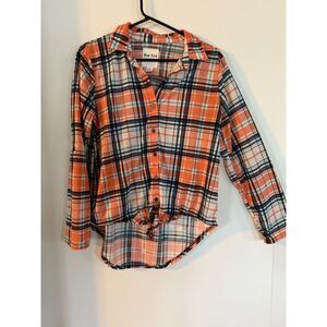 New York Laundry Medium Long sleeve button down top, ties at waist sz medium